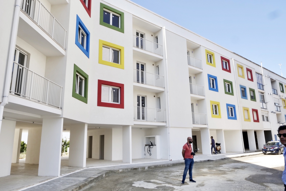 Edilizia pubblica, i numeri della Puglia: più di 700 alloggi realizzati e 400 ancora da costruire