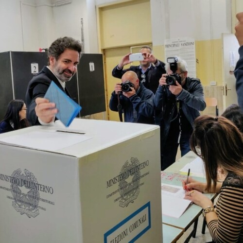 Elezioni comunali Lecce, Carlo Salvemini trionfa al primo turno con il 50,87%