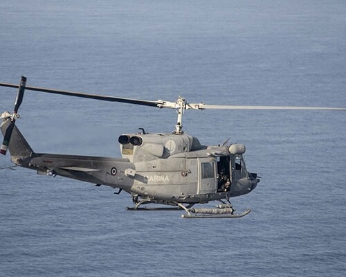 Elicottero della Marina precipita nel mar Mediterraneo: morto uno dei cinque membri dell’equipaggio