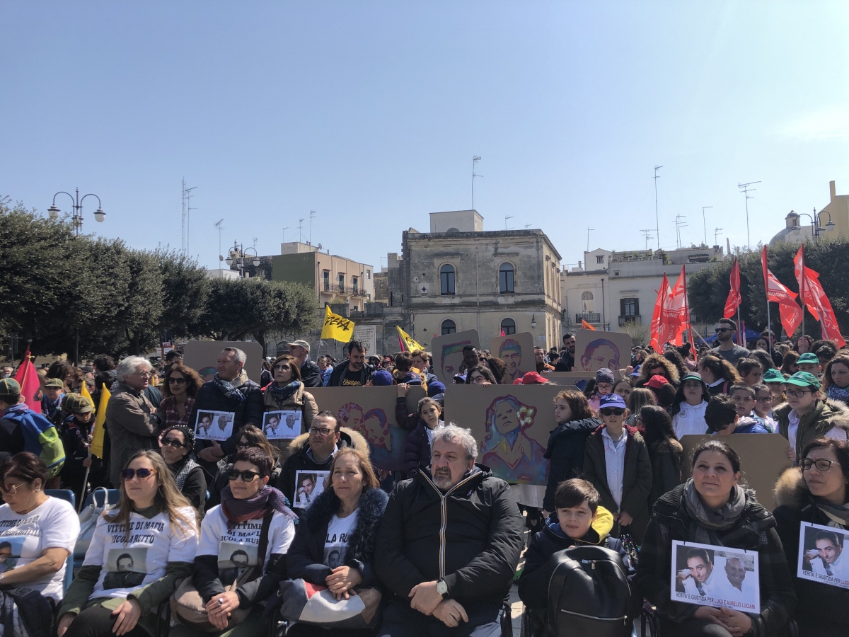 Emiliano a Brindisi per ricordare le vittime delle mafie: ‘Undici milioni di euro per progetti antimafia dedicati ai ragazzi’