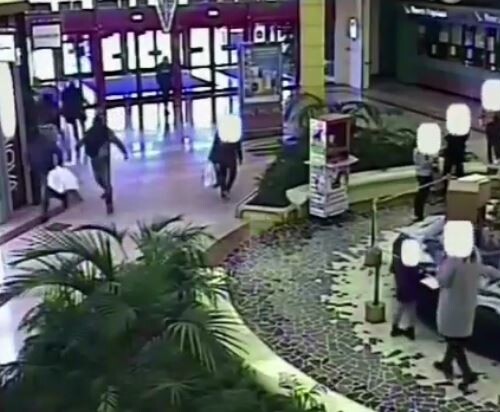 Estorsioni e rapina in una gioielleria dell’Auchan di Casamassima: arrestato 51enne