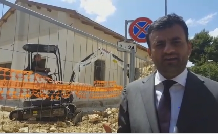 Bari, abbattuto il muro perimetrale dell’ex Caserma Rossani. Decaro: ‘Giornata storica’ (VIDEO)