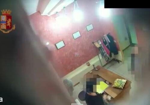Facevano prostituire ragazze nei centri massaggi: sequestri anche a Barletta