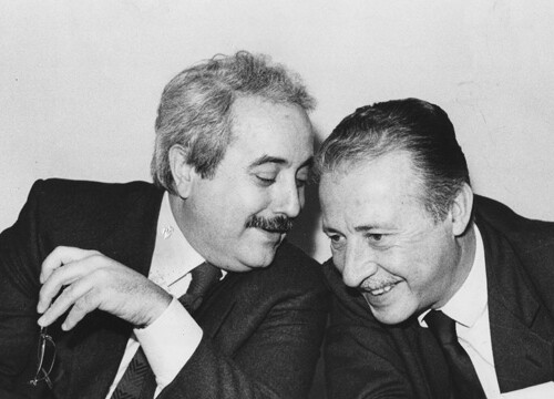Giovanni Falcone, l’Italia ricorda il magistrato ucciso dalla mafia 25 anni fa