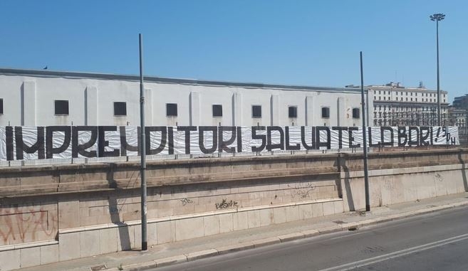 Fc Bari, gli striscioni degli ultras in città: ‘Imprenditori salvate la Bari’