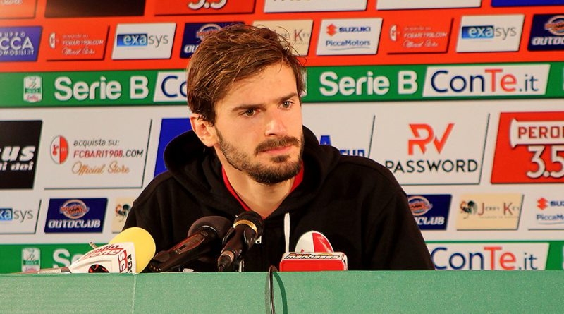Fc Bari, Oikonomou si presenta: ‘Ho fatto la scelta giusta, il mio obiettivo è migliorare partita dopo partita’