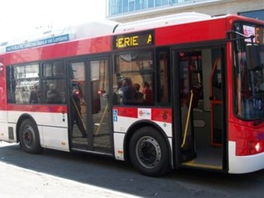 Festività natalizie, a Bari park & ride aperti la domenica e navetta notturna tutti i sabato sera