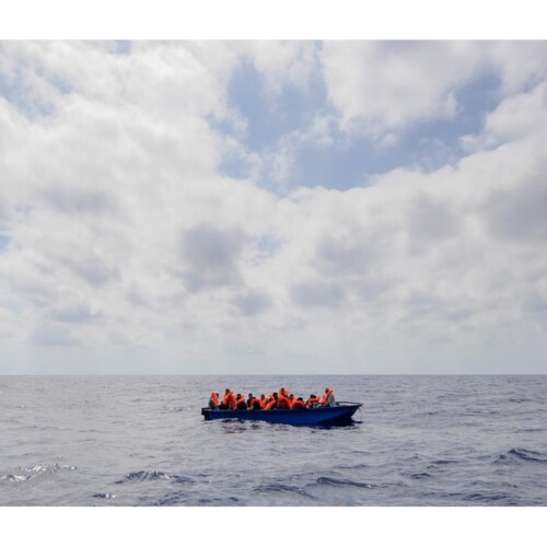 ‘Figlio, siamo nel mezzo del mare’: il dolore per i migranti morti nel mar Mediterraneo