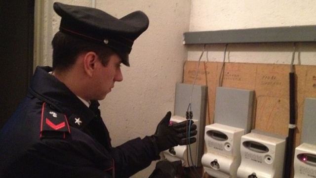 Foggia, allaccio abusivo all’energia elettrica: arrestati 20 condomini