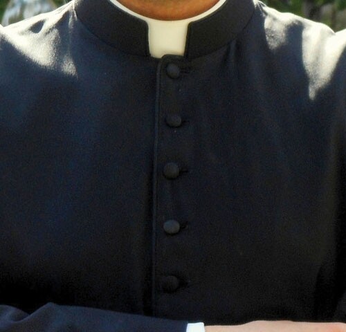 Foggia, ex sacerdote abusò di nove bambini: al via il processo in appello