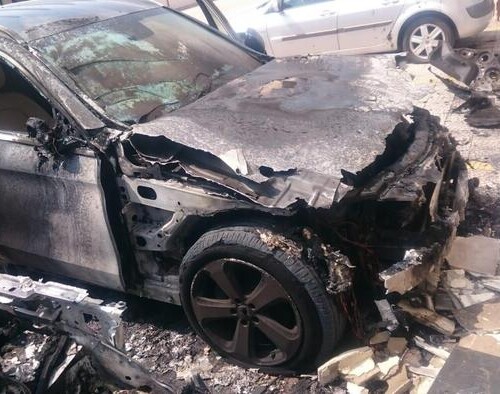 Foggia, incendiata l’auto di un medico legale in servizio all’Inps
