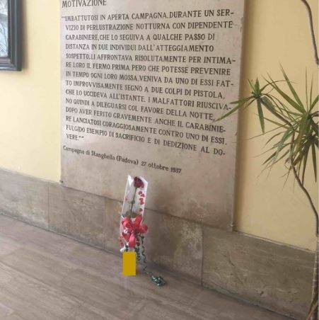 Foggia, la dedica di una bambina per il maresciallo ucciso in un agguato: disegno di un angelo e una rosa rossa