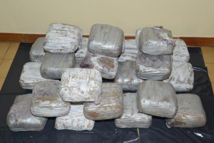 Foggia, nasconde 42 chili di hascisc in auto: arrestato marocchino 34enne