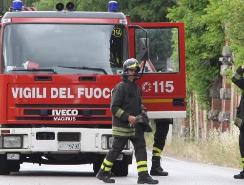 Foggia: ordigno esplode dinanzi ad un negozio in via Zodiaco, si segue la pista del racket