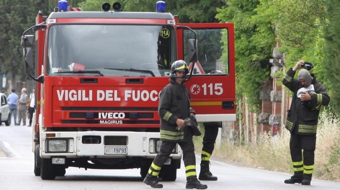 Foggia: ordigno esplode dinanzi ad un negozio in via Zodiaco, si segue la pista del racket
