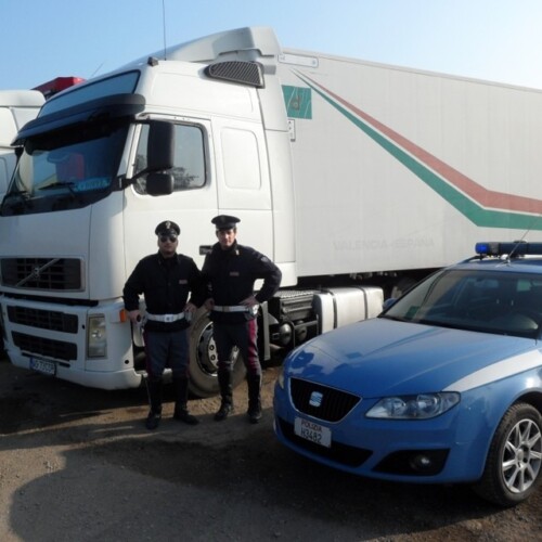 Foggia: polizia sequestra camion preparato per la rapina ad un portavalori