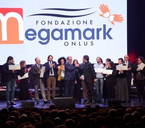 Fondazione Megamark, sold out per l’evento di beneficenza a Trani: Enrico Brignano e Riccardo Scamarcio tra gli ospiti