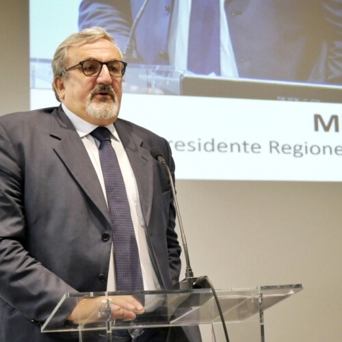 Forum Mediterraneo sanità, Emiliano: ‘Costretti a fare i miracoli per mantenere elevati standard di assistenza’