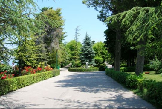 Francavilla Fontana, 17enne straniero aggredito da gruppo di coetanei: ‘Offese razziste durante il pestaggio’