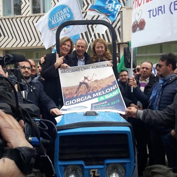 Bari: Giorgia Meloni in piazza per l’abolizione dell’Imu agricola