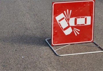 Gioia del Colle, camion finisce fuori strada: incidente causato dall’asfalto scivoloso