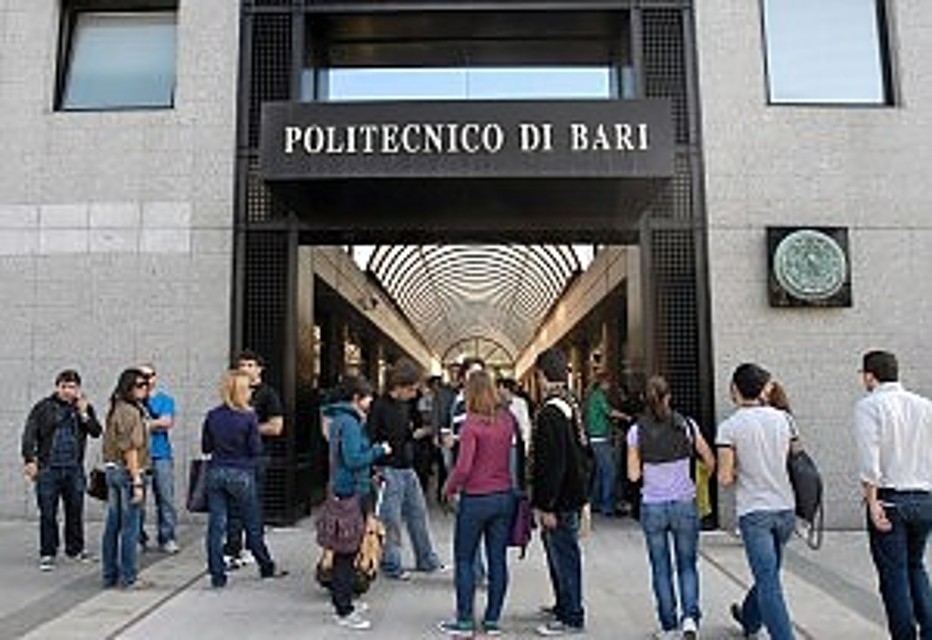 Giornata delle matricole del Poliba: il Comune di Bari donerà due pulmini per gli spostamenti tra le sedi