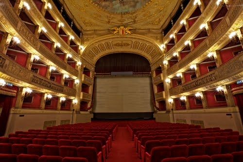 Giornate Fai di Primavera: oggi e domani apertura straordinaria del Teatro Piccinni di Bari