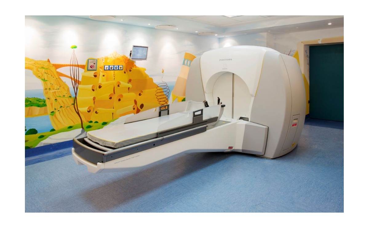 Arriva a Bari la ‘Gamma Knife’, strumentazione innovativa per il trattamento dei tumori cerebrali (VIDEO/GALLERY)
