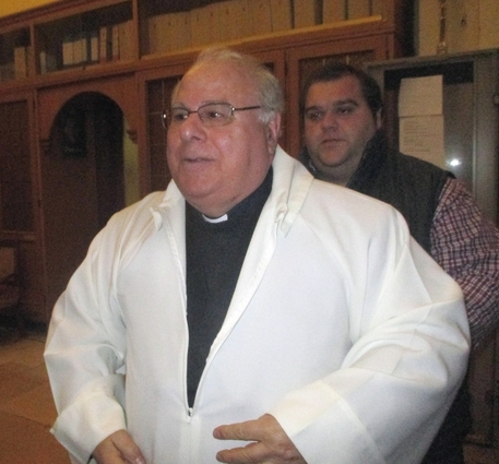 Grumo, il parroco in un messaggio: ‘Sono addolorato, chiederò al Papa di ricevermi’