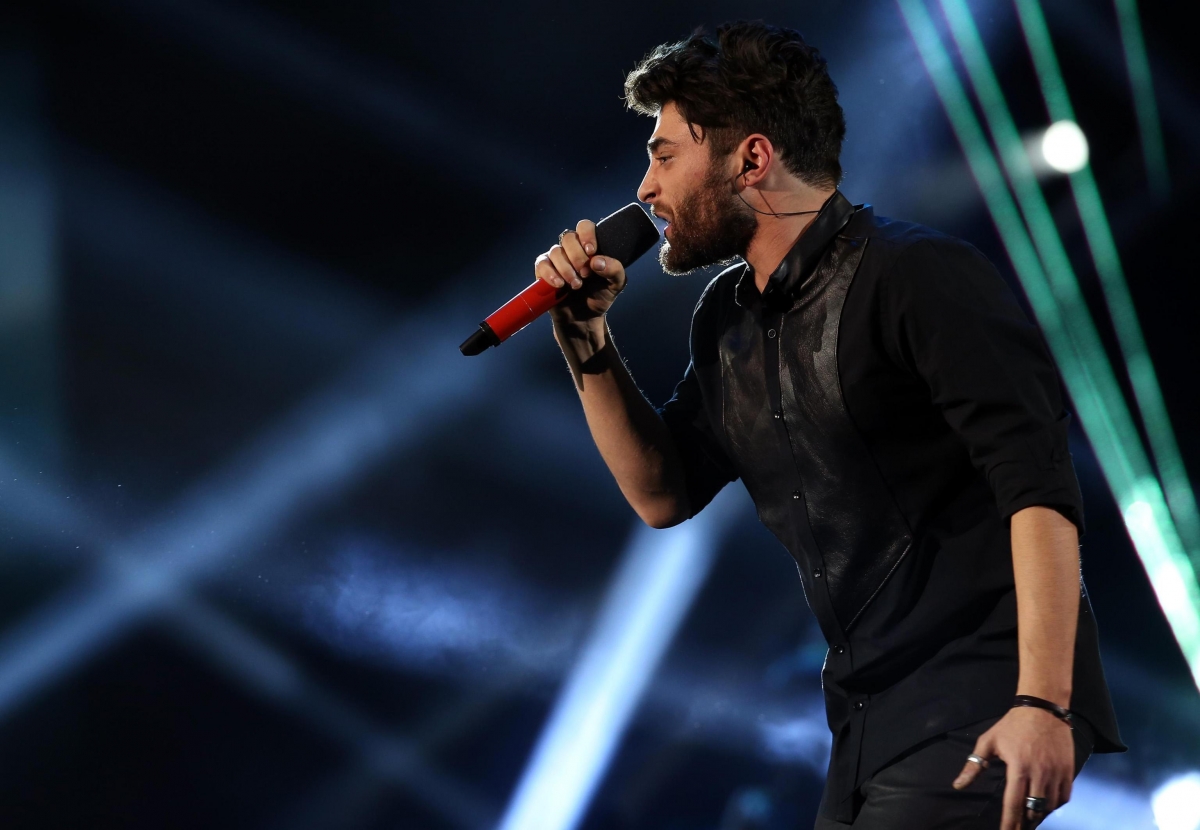 Il barese Giò Sada è il re di X Factor: battuti gli Urban Strangers in finale (VIDEO)
