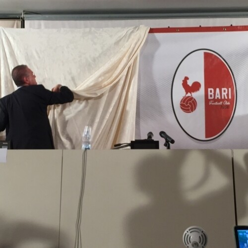 Il Bari compie 109 anni, la dedica del presidente Giancaspro ai tifosi: ‘Oggi è la vostra festa, siete impareggiabili’