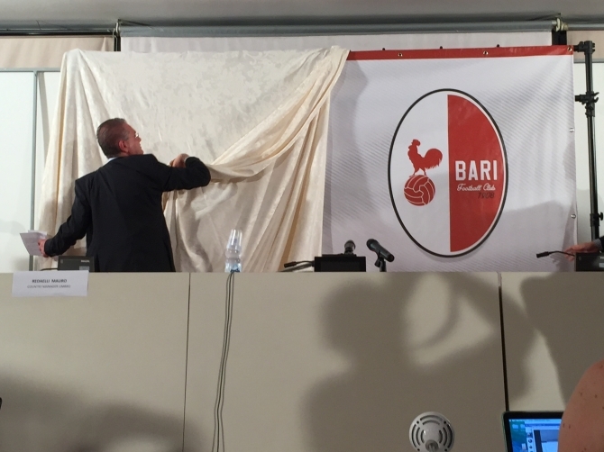 Il Bari compie 109 anni, la dedica del presidente Giancaspro ai tifosi: ‘Oggi è la vostra festa, siete impareggiabili’