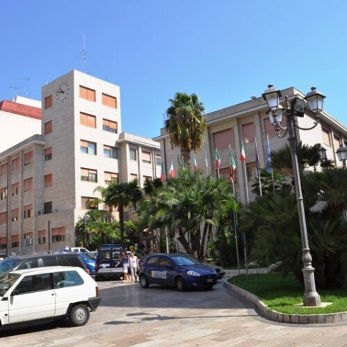 Il Comune di Brindisi non paga l’energia elettrica: due milioni di debiti arretrati