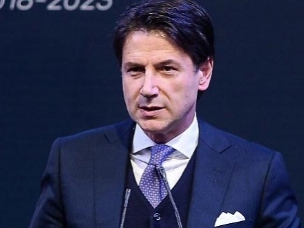 Crollo ponte a Genova, rinviata la visita del premier Conte in Puglia