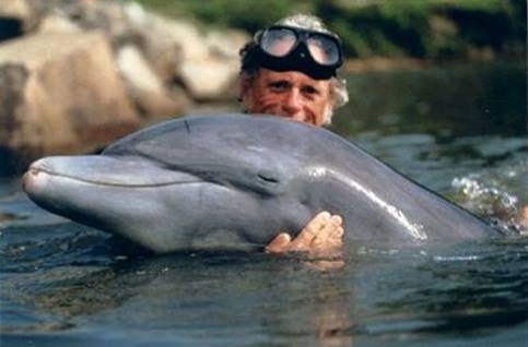 Il ricercatore americano Richard O’Barry in Puglia per studiare i delfini