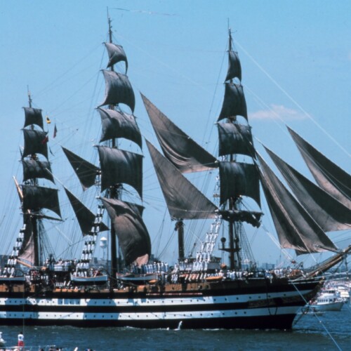 Il veliero della marina ‘Amerigo Vespucci’ torna al porto di Bari