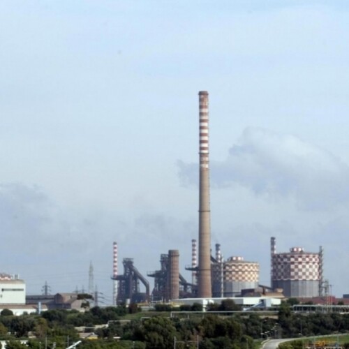 Ilva, i sindaci dell’area di crisi approvano la proposta di ArcelorMittal: ‘Buon punto di partenza’