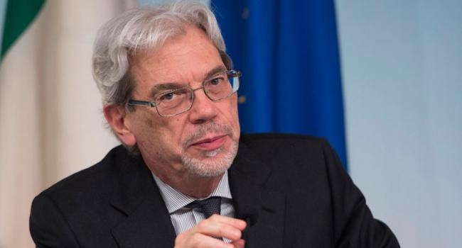 Ilva, il ministro De Vincenti: ‘Non ci saranno licenziamenti, la società rispetti gli impegni presi a giugno’