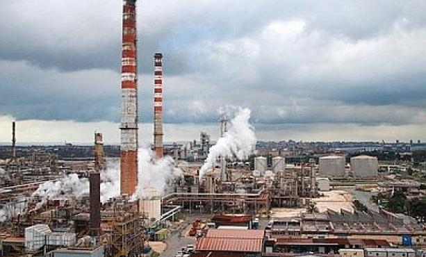 Ilva, Regione Puglia impugnerà il decimo decreto. Emiliano: ‘Siamo stanchi di vedere Taranto ammalarsi’