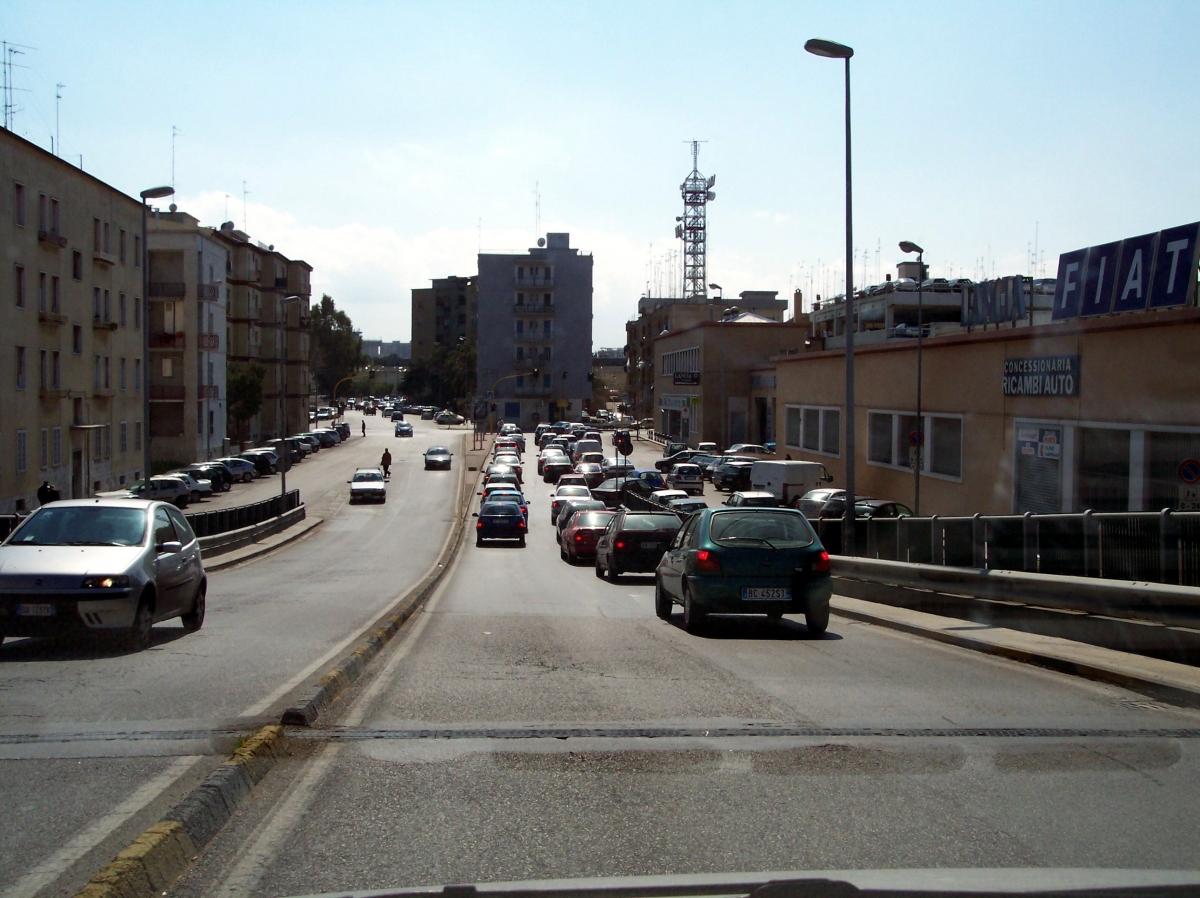 Incidente stradale su ponte Garibaldi a Bari, muore un 47enne