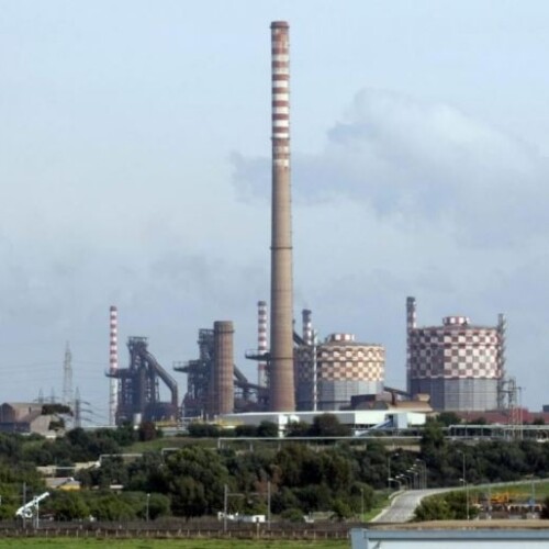 Inquinamento a Taranto, il comune riceve i risultati delle analisi Arpa. Chiesto vertice urgente al Prefetto