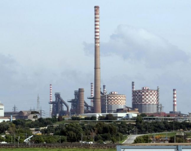 Inquinamento a Taranto, il comune riceve i risultati delle analisi Arpa. Chiesto vertice urgente al Prefetto