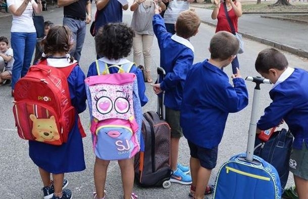 La campanella riprendere a suonare:  primo giorno di scuola per gli studenti pugliesi