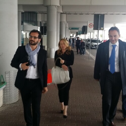 Giorgia Meloni a Bari: ‘Noi i primi a denunciare il voto di scambio’ (VIDEO)
