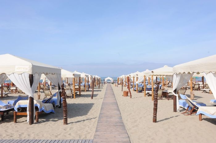 La Procura di Lecce indaga sul ‘Twiga Beach’ di Briatore: accertamenti sul rilascio dei permessi