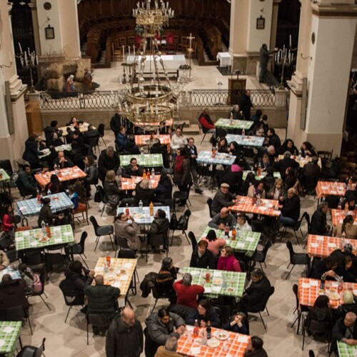 ‘La tavola della speranza’, da Despar Centro-Sud una cena della solidarietà per gli indigenti