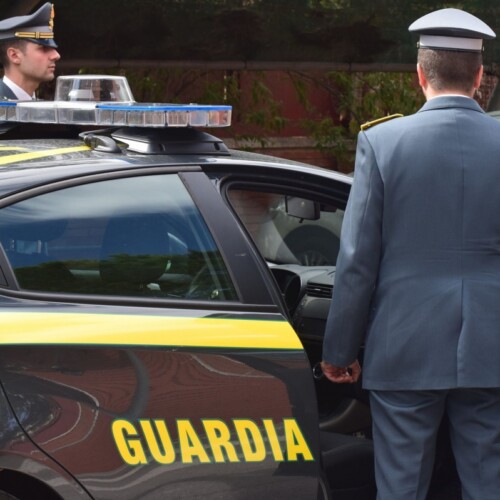 Latiano, Guardia di Finanza scopre officina abusiva: attività sequestrata