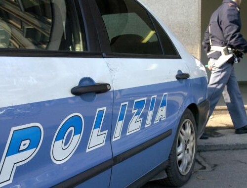 Lecce, agente di polizia ruba un’arma da guerra e la consegna ad un pregiudicato: arrestato