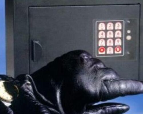 Lecce, banditi svaligiano una villa e fuggono con 50mila euro in gioielli