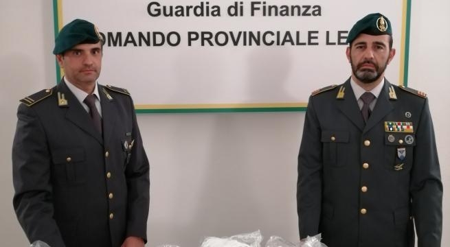 Lecce, Guardia di Finanza sequestra 6mila mascherine: rivendute con un rincaro del 400%